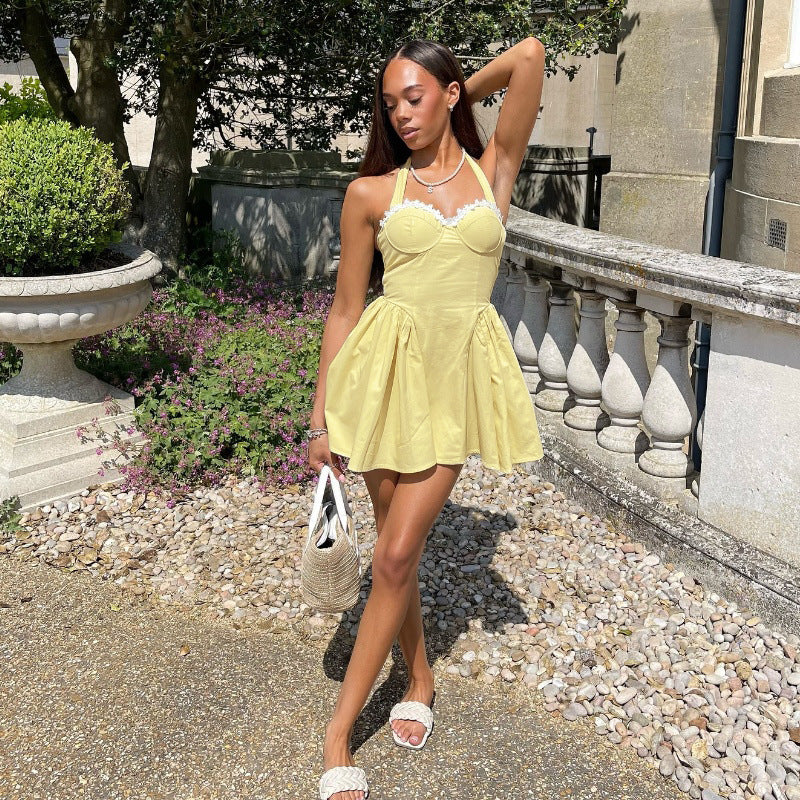 Veelzijdige Halterjurk met Franse Tailleaccenten